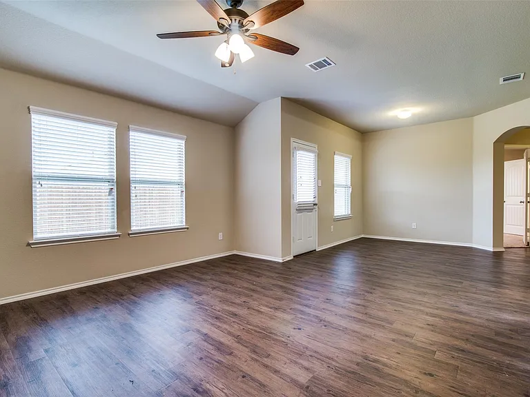 1512 Wild Rye Cir — Photo 17