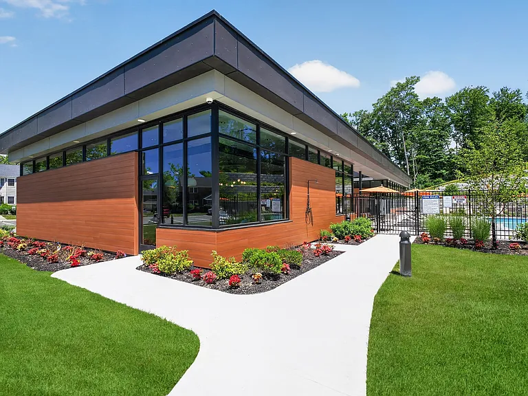 Elevate your lifestyle at Eagle Rock Apartments at Woodbury, where modern architecture meets vibrant landscaping. Enjoy an inviting atmosphere and convenient amenities. Don't miss the chance to call this stunning property homeschedule a tour today!