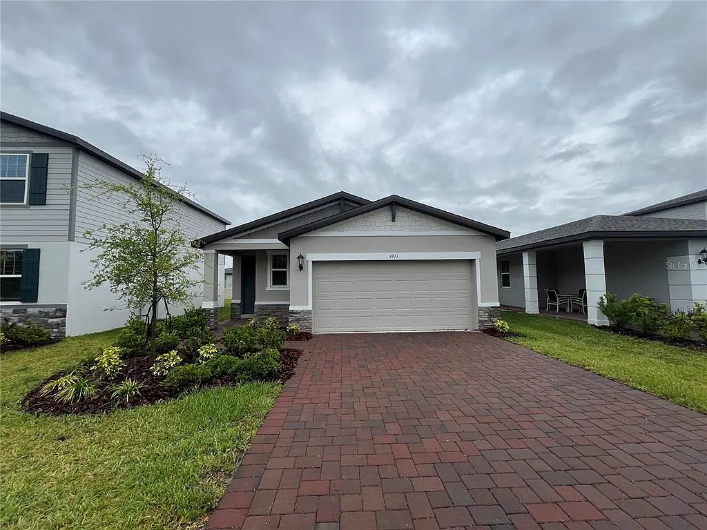 3 bed, 2.0 bath, 1483 sqft, $1,900 — Photo 1