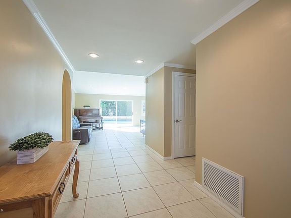 5th image of 6068 Larkellen Ct