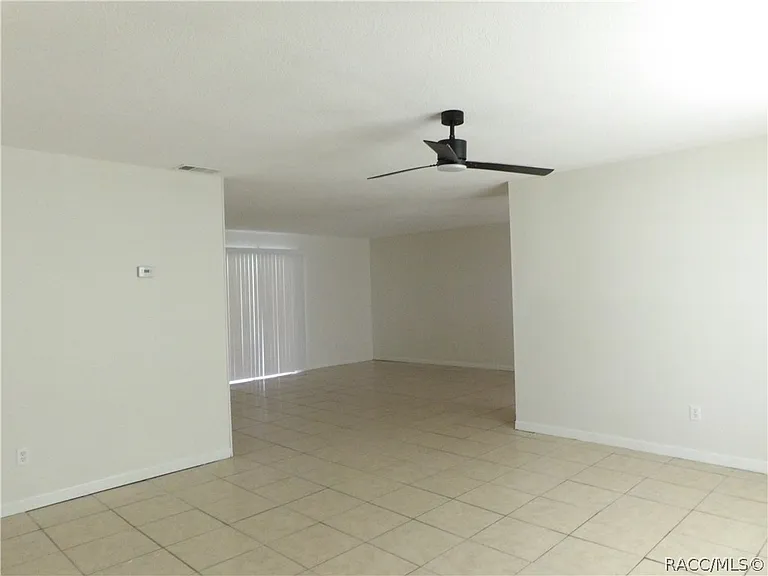 8935 N Basswood Ave — Photo 3