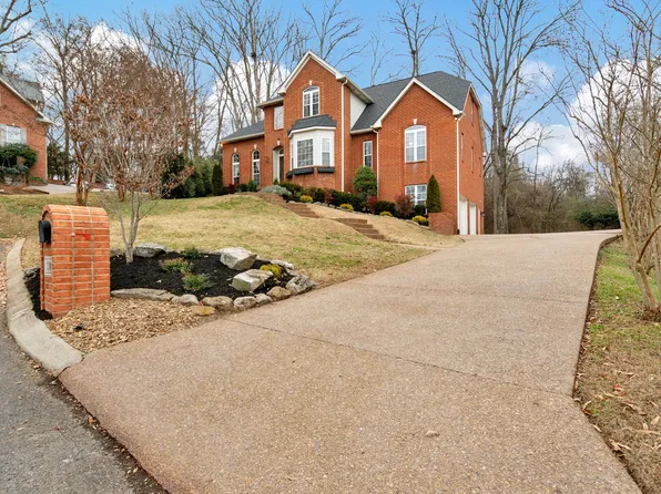 110 Elizabeth Ct, Goodlettsville, TN 37072