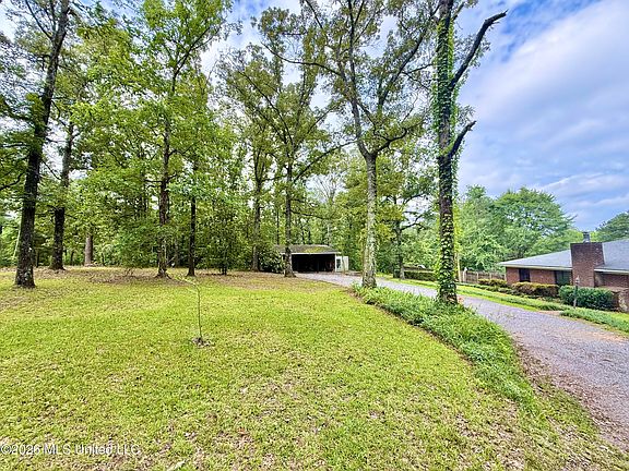 4th image of 1019 Dry Grove Rd