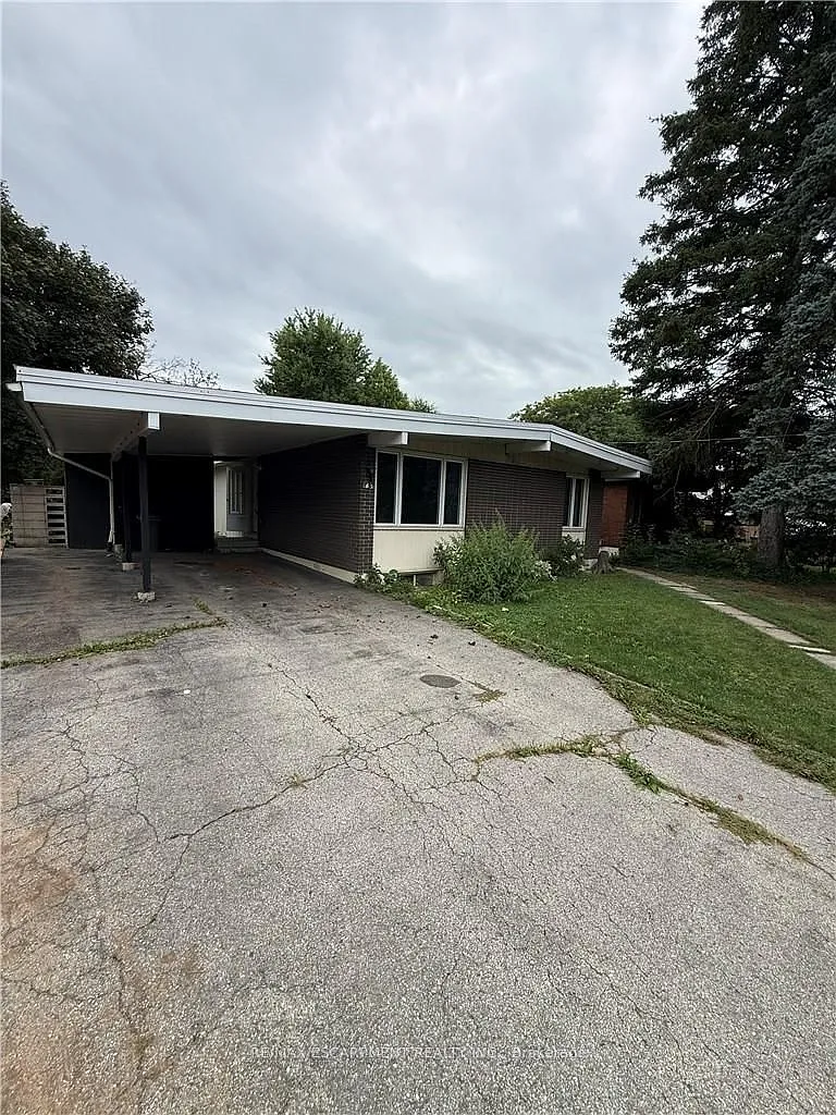 3 bed, $2,725 — Photo 2