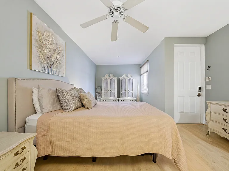 232 SW 14th Ave — Photo 8