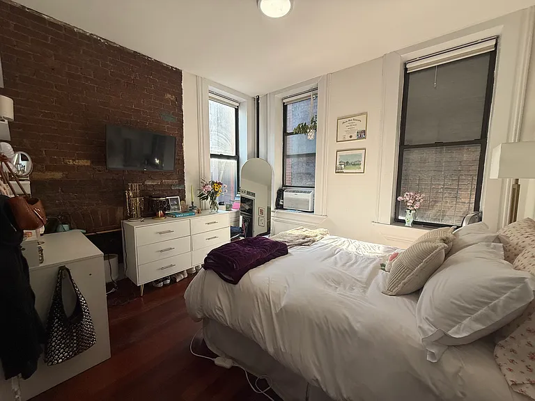 513 E 5th St #7A — Photo 3