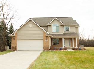 29447 Geraldine Rd, Farmington Hills, MI 48336
