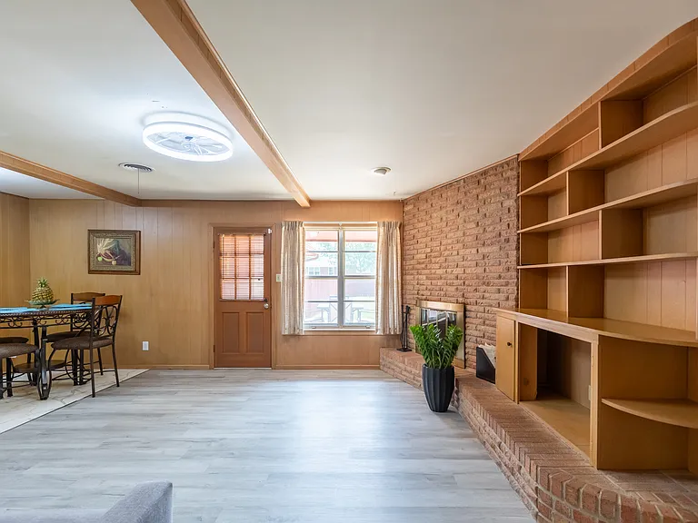 2609 Madison Ave — Photo 9