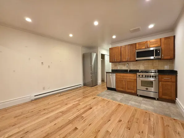 146 E 35th St #5R, New York, NY 10016