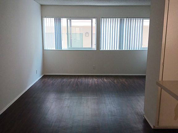 4th image of 545 Avenue A #F