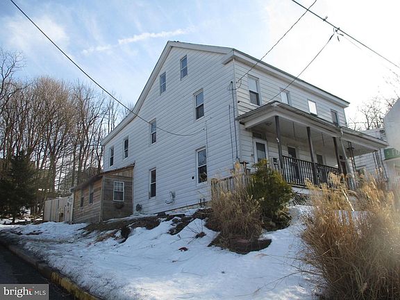 2nd image of 47 Ash St