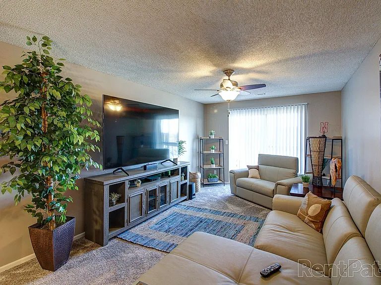 cpa - College Park Apartments — Photo 25