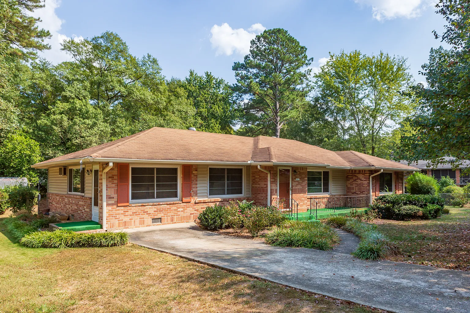 1837 Briarlake Cir photo 1