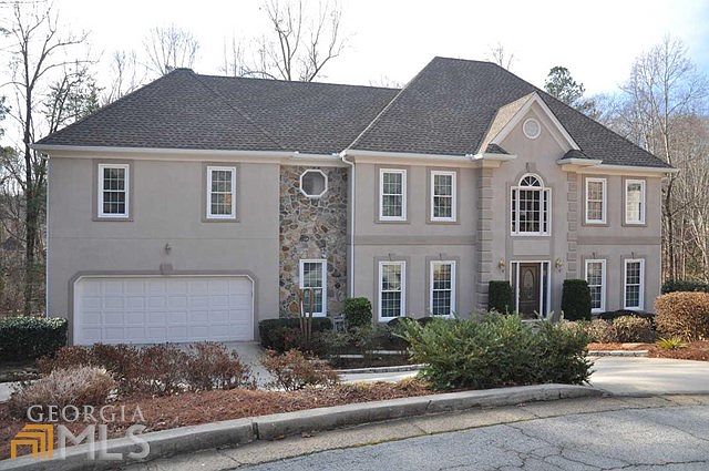 1st image of 225 Willow Brook Dr