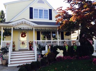 311 Wellington Rd S, Garden City, NY 11530