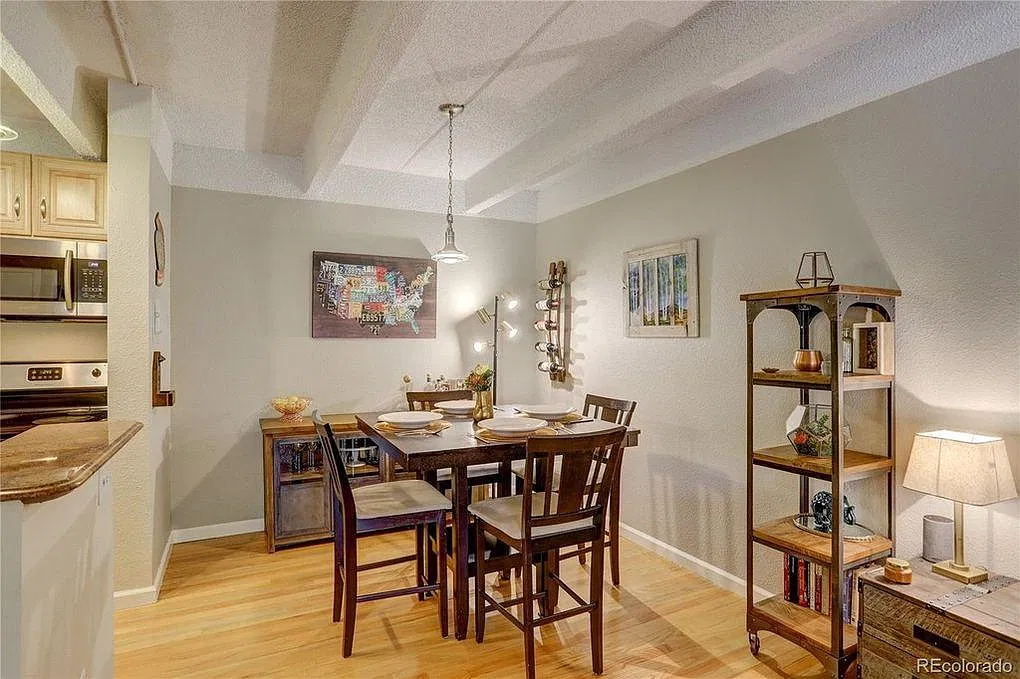 2 bed, 1.5 bath, 927 sqft, $2,175 — Photo 4
