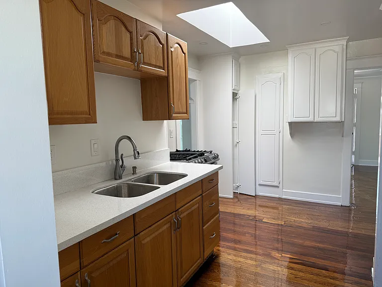 242 1/2 Coronado Ave — Photo 19