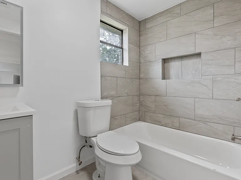2201 S Pine St #1 — Photo 13