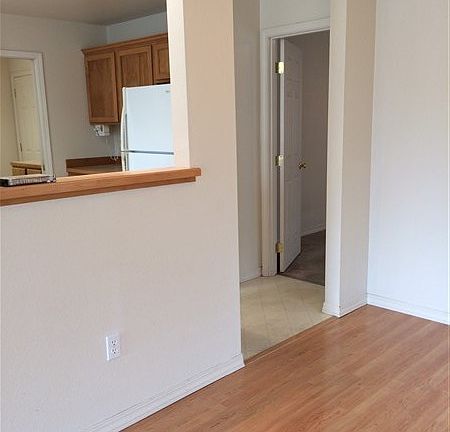 5th image of 460-462 NW 21st St