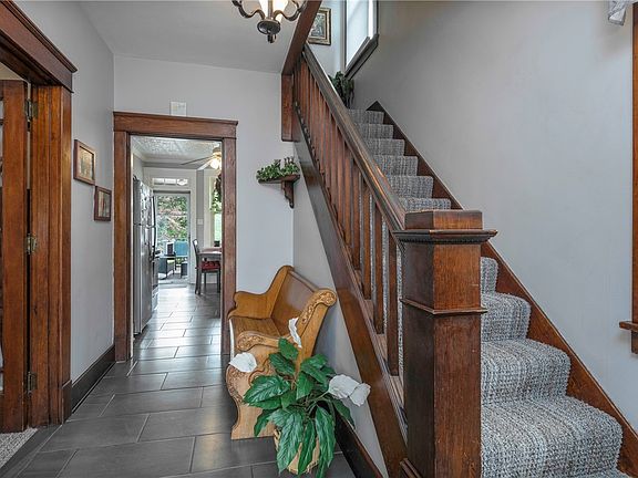 3rd image of 216 Ramsey Ave