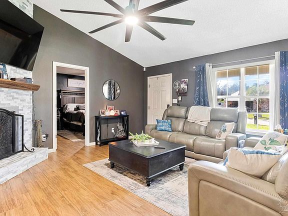 4th image of 4031 Lochmoor Dr