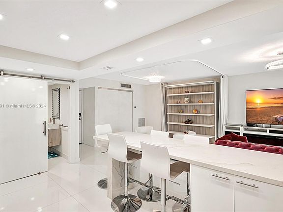 4th image of 2655 Collins Ave APT 906