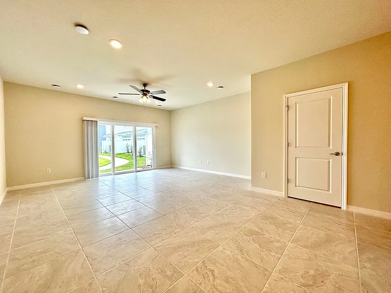 4652 Sparkling Shell Ave — Photo 8