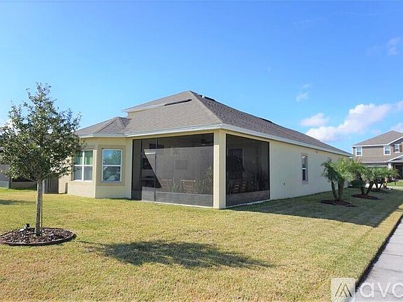 5th image of 4760 Riverwalk Dr
