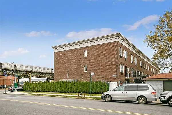 Sold by Douglas Elliman | media 19
