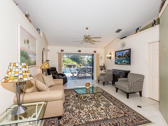 4th image of 585 Somerset Ct