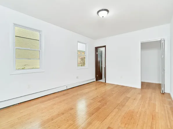 705 Schenck Avenue image 5 of 6