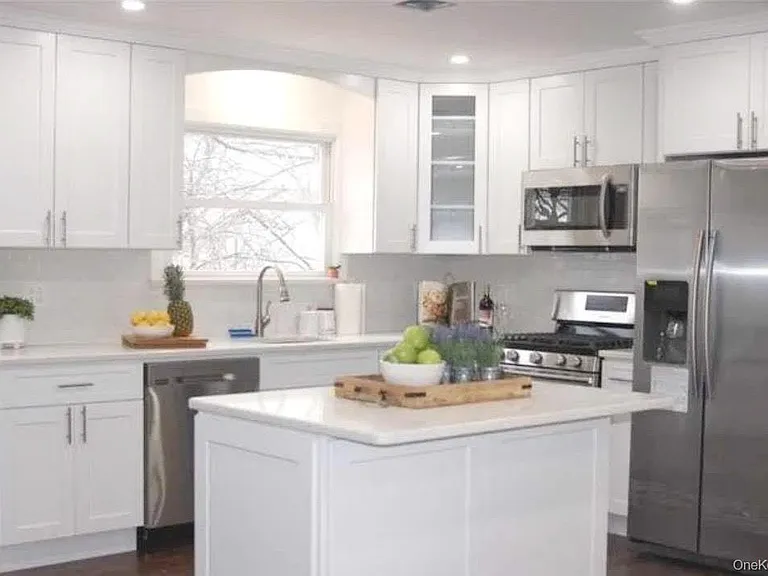 119 Spray St — Photo 2