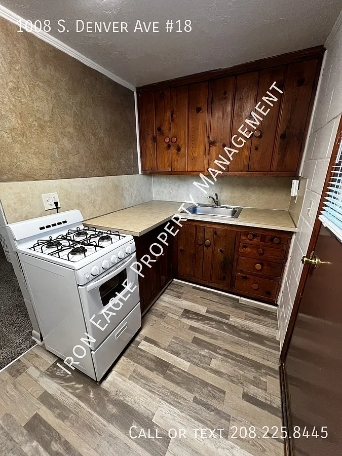 Building Photo - 1008 S Denver Ave #18