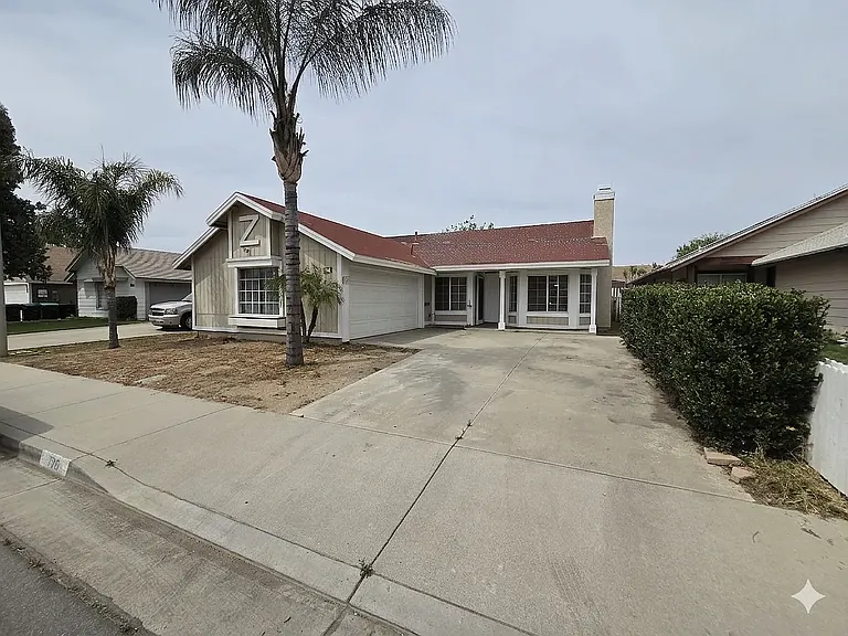 196 Sunny Halo Ct — Photo 1