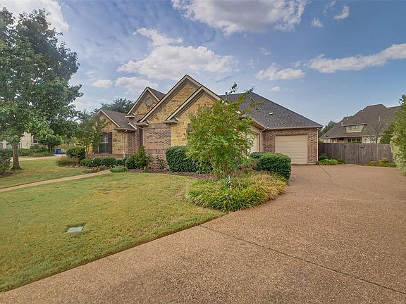 2nd image of 610 Uvalde Dr