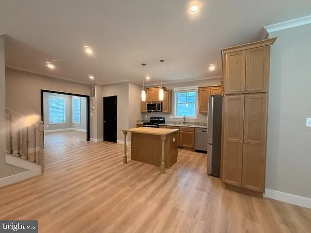 8836 Greenwood Ave — Photo 5