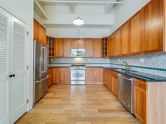 4th image of 300 Communipaw Ave APT 128
