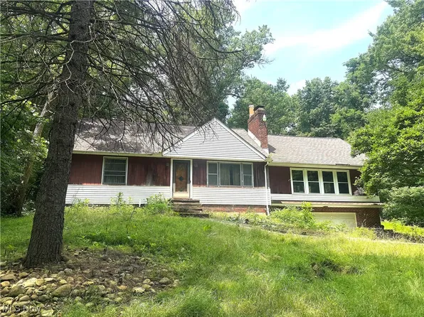 5194 Black Rd, Brecksville, OH 44141