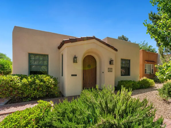 306 Bryn Mawr Dr SE, Albuquerque, NM 87106