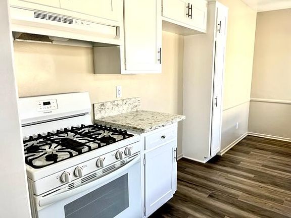 3rd image of 510 Avenue F