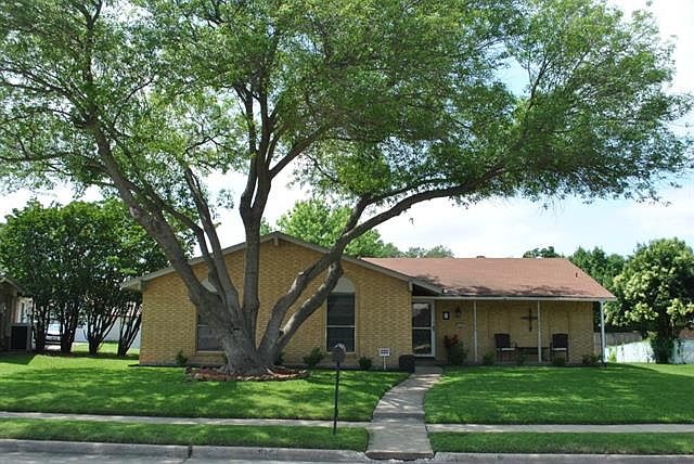 1st image of 2221 Village Crest Dr