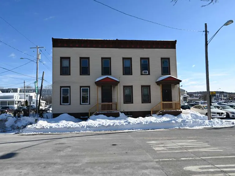 4 Washington St #1 — Photo 1