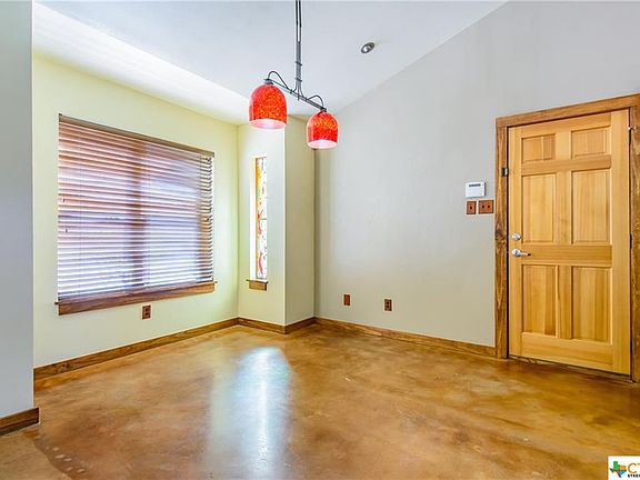 4th image of 159 Tanglewood Dr