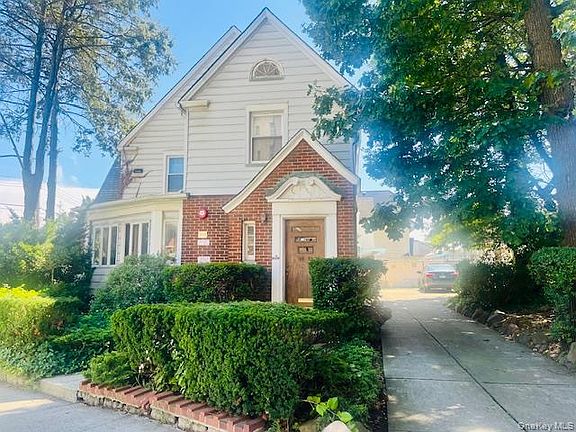 2nd image of 10922 Myrtle Avenue