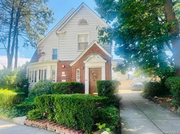 10922 Myrtle Avenue, Richmond Hill North, NY 11418