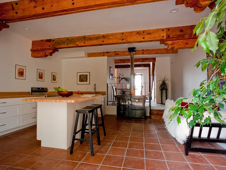 11 Baca Townhouse — Photo 4