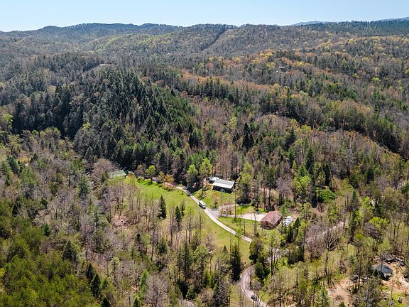 3rd image of 1487 Spring Creek Rd