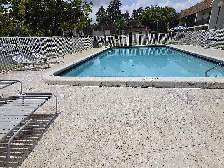 5229 SW 40th Ave #41 — Photo 15