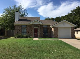 1426 W Torrey St, Granbury, TX 76048
