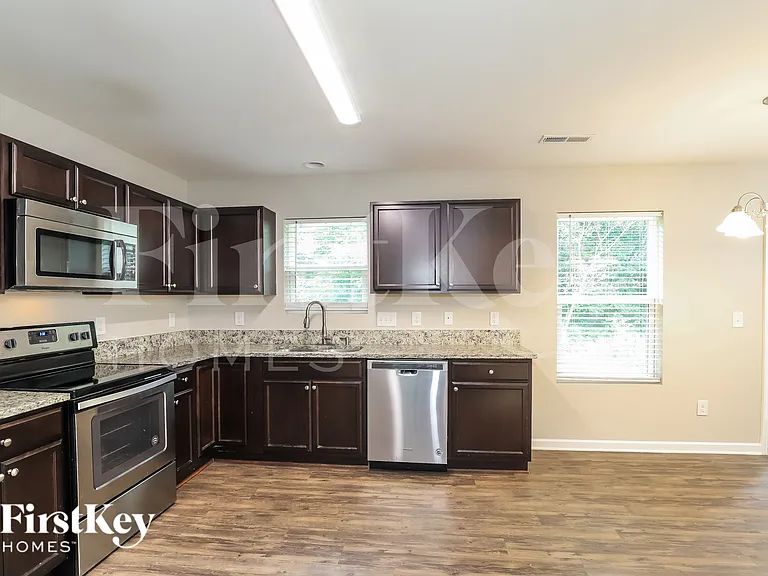2204 Matthew Oaks Ct — Photo 6